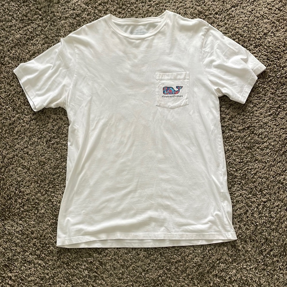 Vineyard Vines T shirt